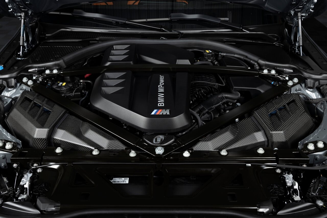 Dinan Matte Carbon Fiber Cold Air Intake - 2021-2026 BMW M2/M3/M4 G80 G82 G87(D760-0063-B)