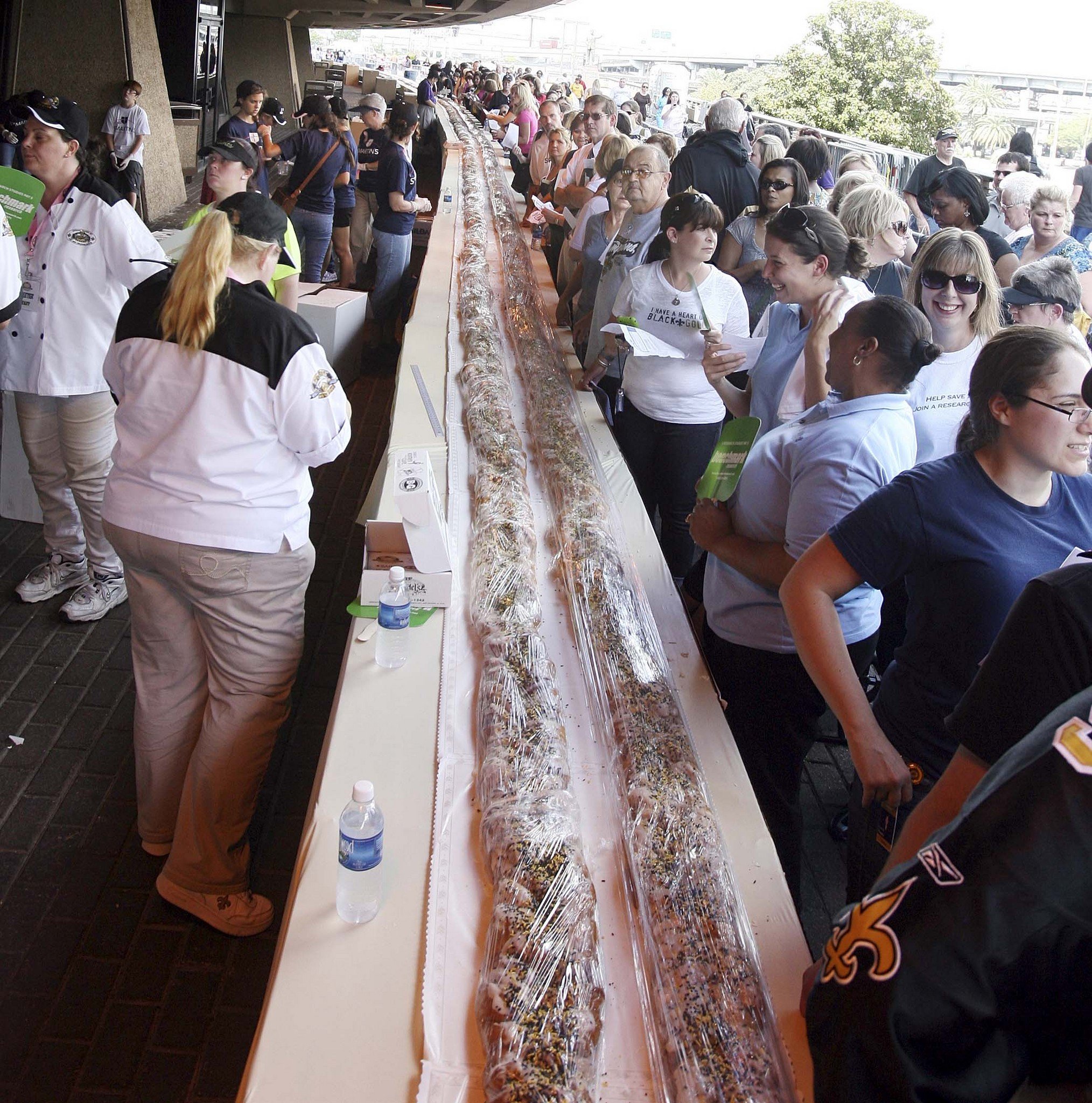 Italians bake the world's largest cake - The Local