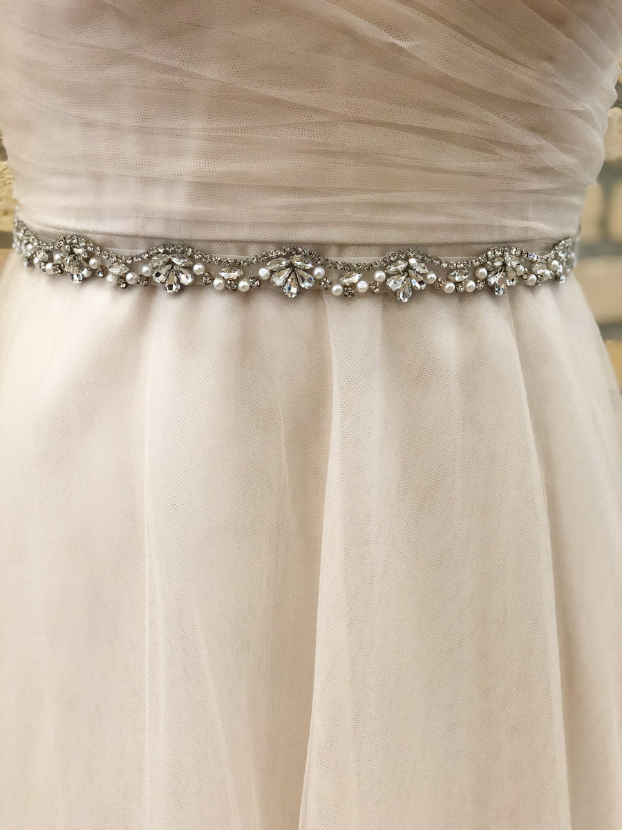 Pearl Belt with Lace Ribbon - Klaudia & Co.