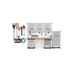 Gladiator® 6' (182.9 cm) Wide 9-Outlet Workbench Powerstrip GAAC68PSDW