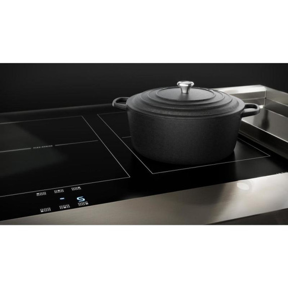 Jennair® NOIR™ 30" Induction Professional-Style Range JPIFC730RM
