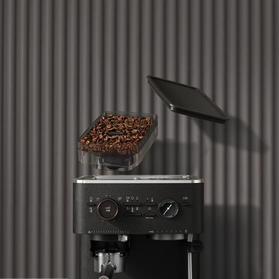 KitchenAid.ca Exclusive Colour - Semi Automatic Espresso Machine with Burr Grinder KES6551BK