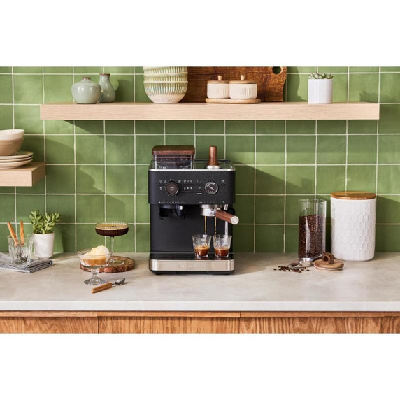 KitchenAid.ca Exclusive Colour - Semi Automatic Espresso Machine with Burr Grinder KES6551BK