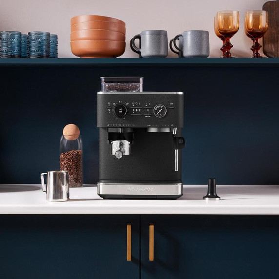 KitchenAid.ca Exclusive Colour - Semi Automatic Espresso Machine with Burr Grinder KES6551BK