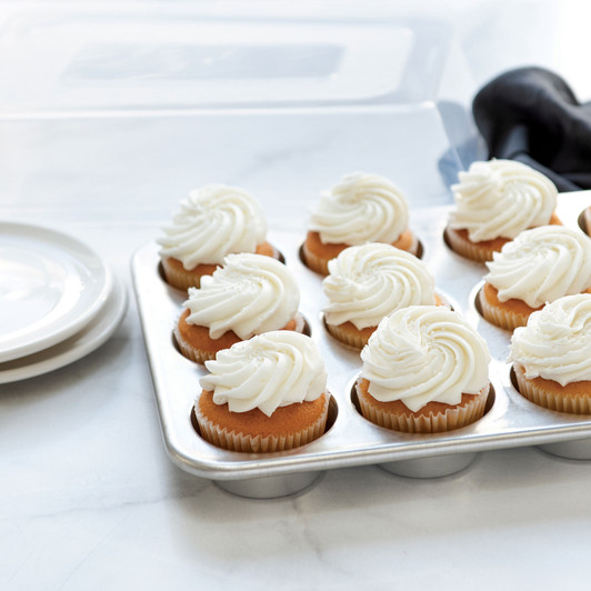 12-Cup Muffin Pan W/ High Dome Lid 34 x 25 x 8cm 12-Cup Muffin Pan W/ High Dome Lid 34 x 25 x 8cm