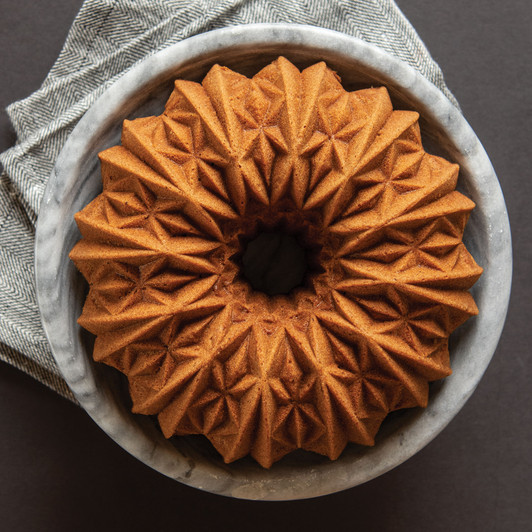 Cut Crystal Bundt 25.5 x 25.5 x 9.5cm Cut Crystal Bundt 25.5 x 25.5 x 9.5cm