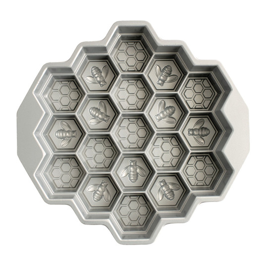 Honeycomb Pull-Apart Dessert Pan, 31.1 x 29.5 x 5.8cm Honeycomb Pull-Apart Dessert Pan, 31.1 x 29.5 x 5.8cm