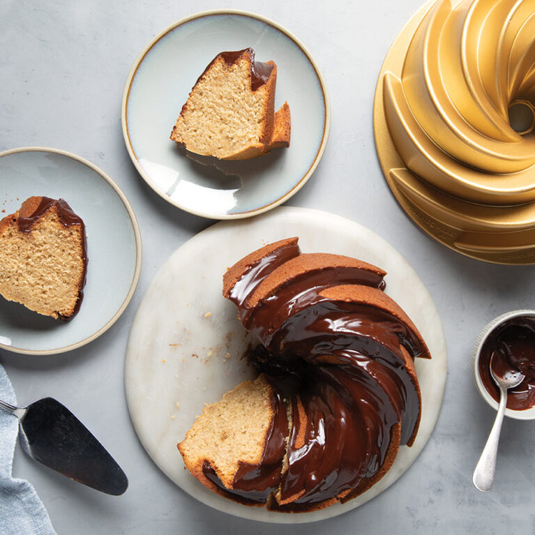 Peanut Butter Banana Bundt Cake with Chocolate Glaze Peanut Butter Banana Bundt Cake with Chocolate Glaze