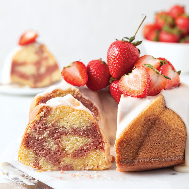 Marbled Strawberry Bundt Cake with Buttermilk Glaze Marbled Strawberry Bundt Cake with Buttermilk Glaze