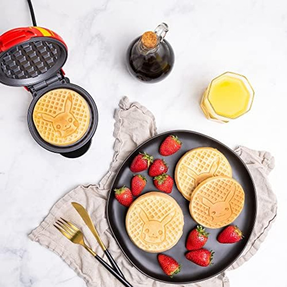 Uncanny Brands Pokémon Charmander Mini Waffle Maker - Charmander On Your Waffles Uncanny Brands Pokémon Charmander Mini Waffle Maker - Charmander On Your Waffles
