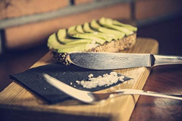 Dessert knife Arcos Madrid Series 555600. One-piece monoblock knife made of 18/10 stainless steel. Knife with 10 cm (3.94") blade.