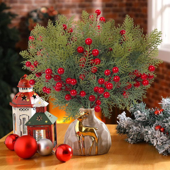 40Pcs Christmas Artificial Pine Needles Branches Red Holly Berry Stems, Artificial Cedar Sprigs Pine Leave Needles,Greenery Pine Stem Picks for DIY Xmas Garland Wreath Christmas Tree Home Garden Decor