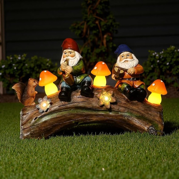 Uniqus Solar Powered Squirre Gnome Mushroom Light 14" Weatherproof Resin Garden Decor Auto-Sensor Outdoor Lamp Warm White Fairy Light Housewarming/Birthday Bullet Points
