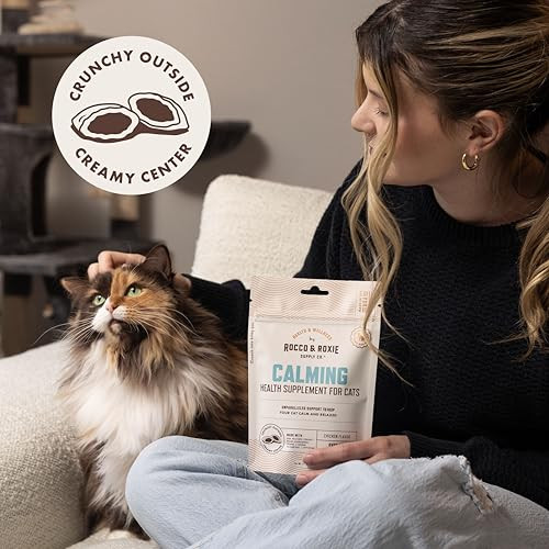 Rocco & Roxie Supply Co. Rocco & Roxie Cat Calming Treats With Melatonin For Cats Stress And Anxiety Relief Keep Calm For Grooming Travel Or Vet Visits Aid Sleep With Organic Ashwagandha And Gaba Chicken Flavored Chews