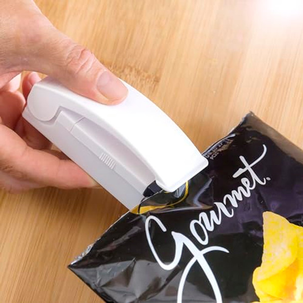 Innovagoods® Plastic Bag Sealer And Household Vacuum Sealer 2-In-1 For Food And Vacuum Packaging Bags Airtight Seal To Prolong Food Preservation.