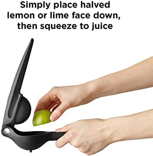 Rabbit R4-10801 Manual Citrus Press Cocktail Juicer (Black)