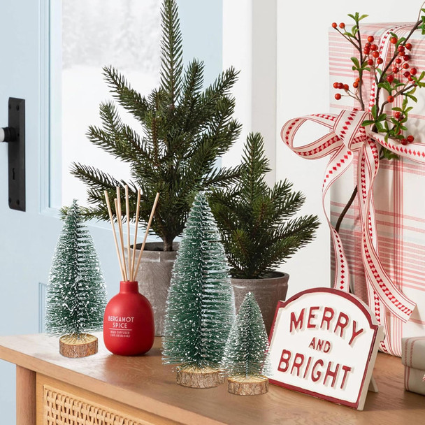 Mini Christmas Trees Christmas Decorations, 8Pcs Tiny Artificial Christmas Tree with Wooden Base, Bottle Brush Trees Christmas Table Decor for Christmas Decor Christmas Party Home