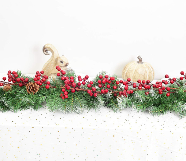 Artiflr 6FT Red Berry Garland, Flexible Artificial Red and Burgundy Berry Christmas Garland for Indoor Outdoor Home Fireplace Decoration for Winter Holiday Year Decor