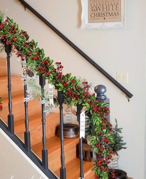 Artiflr 6 FT Red Berry Garland Christmas Decoration Clearance, Green Leaves Garland Artificail Berry Garland Fireplace Table Centerpiece Hone Decoration for Winter Holiday Year Decor