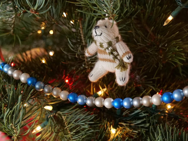 One Holiday Way 9-Foot Elegant Metallic Blue, Silver, White Wood Bead Garland Christmas Tree Decoration - Decorative Vintage Style Wooden Beads - Everyday Rustic Chic Country Xmas Farmhouse Home Decor