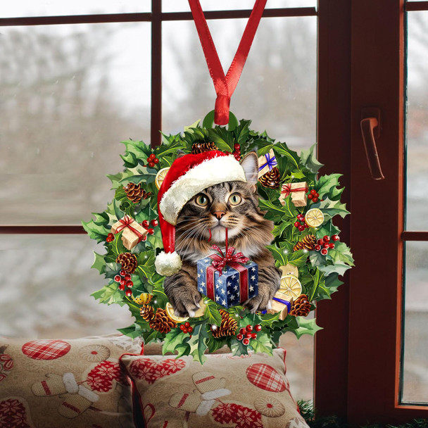Talataca Maine Coon Cat 2D Flat Christmas Ornament, Gato Maine Coon Wearing A Christmas Hat Wreath Pine Tree Decor, Hanging House Charm Eve Keepsake, Car Rear View Mirror Accessories, Xmas