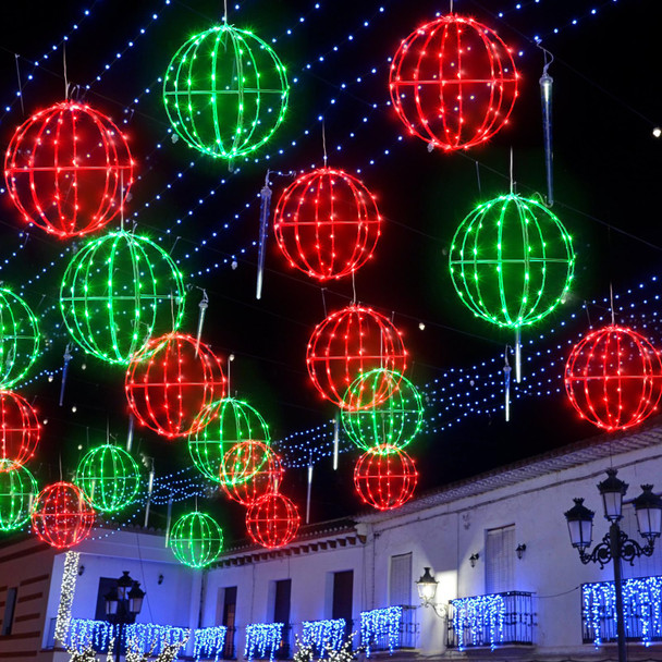 Leinuosen 4 Pack 7.87" Outdoor Christmas Balls Lights Hanging LED Globe Lighted Xmas Metal Frame Ball Lights Ornament Multicolor Sphere for Holiday Garden Tree Patio Party Outdoor Indoor Decor
