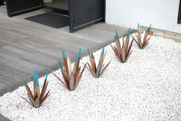 Homight Large Tequila Rustic Sculpture Rustic Metal Agave Plants For Outdoor Patio Yard Home Decor Hand Painted Metal Agave Garden Yard Statue Outdoor Lawn Ornaments (2 Big 1 Small)