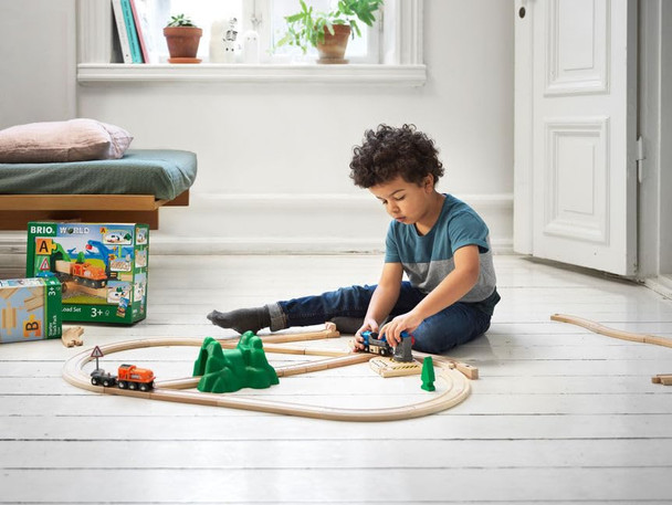 BRIO Starter Lift&Load Set Wooden Toy Train Durable  Child Safe  Encourages Creativity  Compatible with All Wooden Railway Sets  Includes Engine, Lorry, Wagon, Track and More
