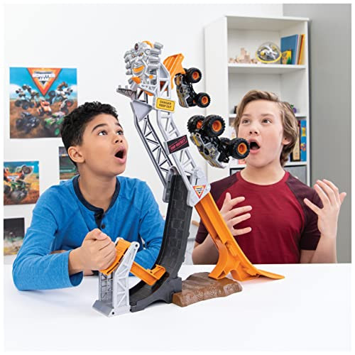 Monster Jam , Official Max-D Break  Playset with Exclusive 1:64 Scale Max-D Die-Cast Monster Truck