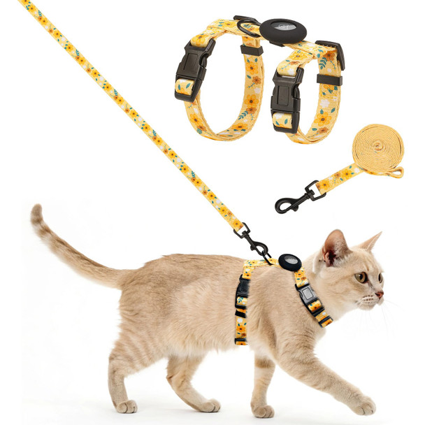 Scenereal Adjustable Cat Harness And Leash Set With Airtag Holder Escape-Proof Design For Small To Large Cats Lightweight Soft Travel Harness Khaki Leopard