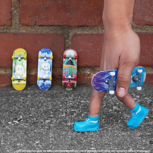 Hot Wheels Skate Fingerboards and Skate Shoes 2 Flavor Containers With 2 Exclusive