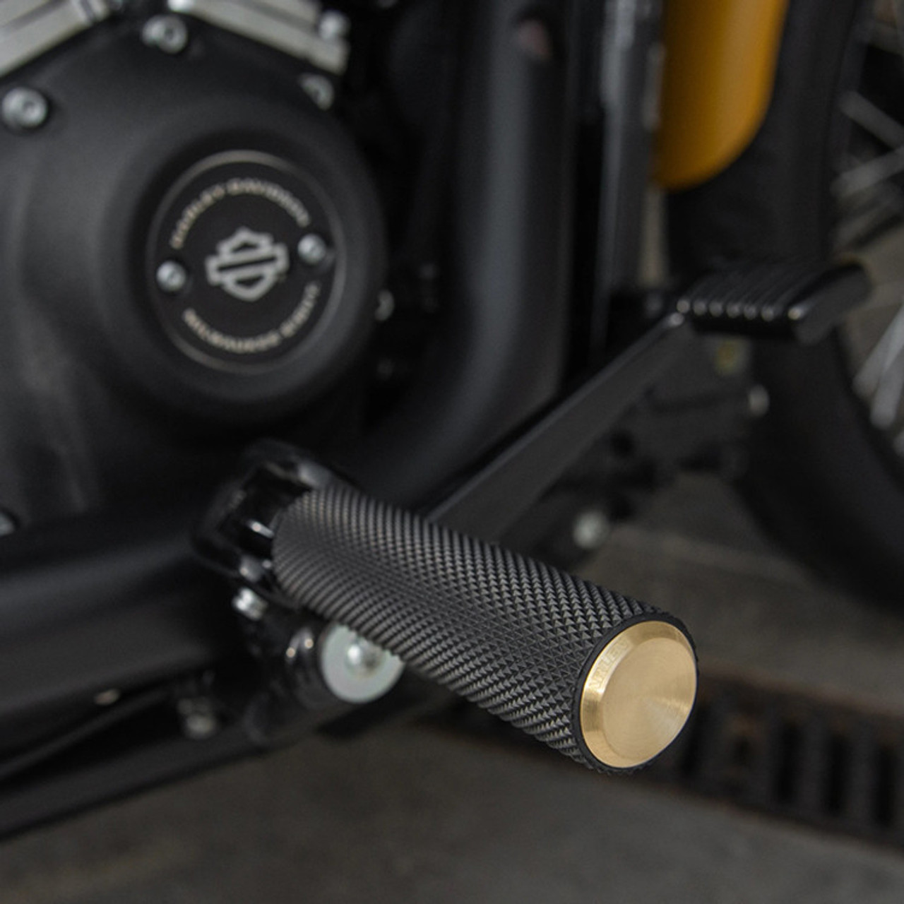 Arlen Ness Knurled Fusion Male-Mount Footpegs (Choose Finish)