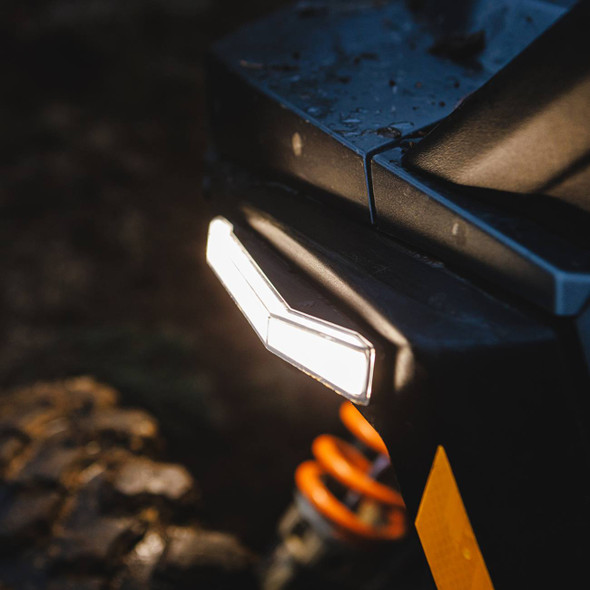 Ravek - 20202238 - Apex Lights™ - Running - White - RZR