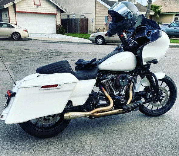 Stealth Exhaust -  '17-'24 M8 Bagger Exhaust