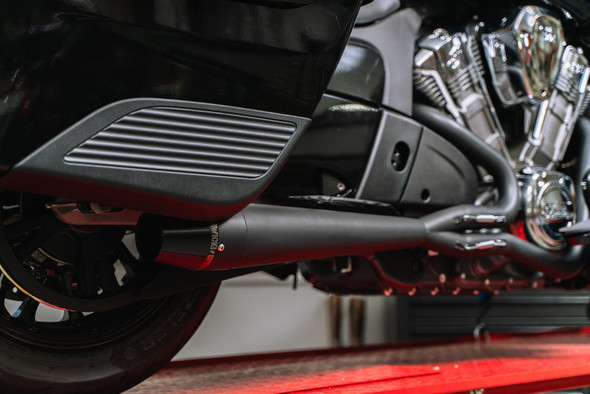 Sawicki Speed 930-01311 full-length jet-hot black ceramic coated 2-into-1 exhaust installed on an Indian Challenger