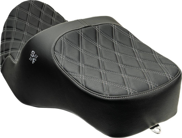 Slyfox - Silver Double Diamond Stitch Chariot Seat fits '23.5-'26 FLH/FLT Models - Silver Logo