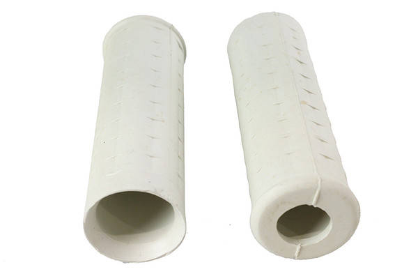 V-Twin - 28-0121 - Replica White Waffle Style Grip Set with Plug Hole