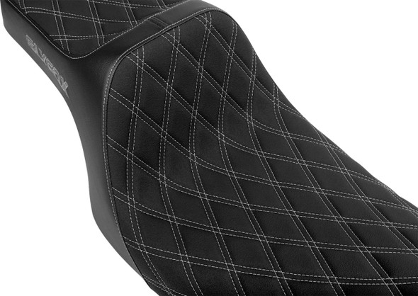 Slyfox - Silver Logo Double Diamond High Noon Seat fits '24-'25 FLHX/​FLTRX/​FLTRXSTSE, '23-'25 FLHXSE/​FLTRXSE Models - Silver Stitch
