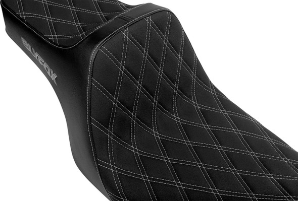 Slyfox - Silver Logo Double Diamond High Noon Seat fits '06-'17 FXD/​FXDB/​FXDC/​FXDL/​FXDF/​FXDWG, '12-'16 FLD Models - Silver Stitch