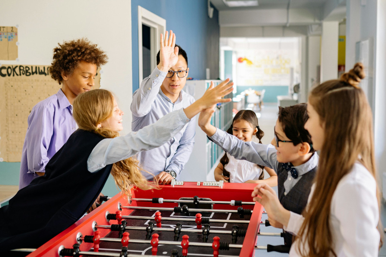 The Many Benefits Families Enjoy with Foosball Tables