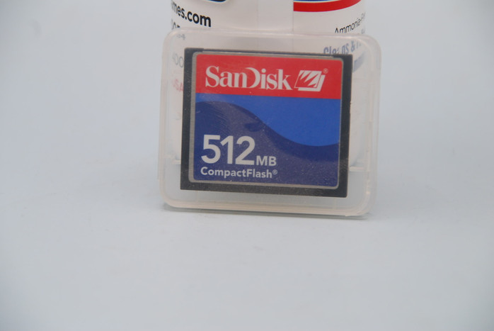 SANDISK  (512MB)