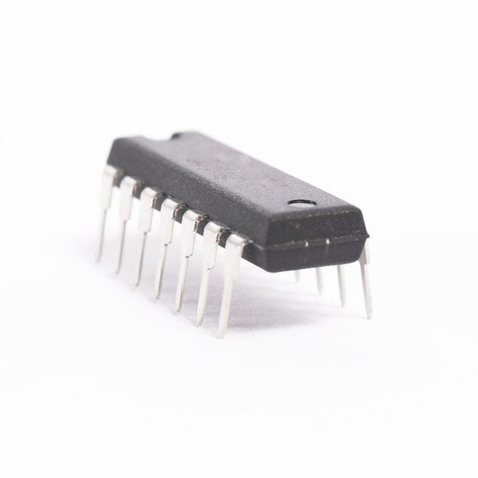 74S00N quad NAND gate IC, DIP-14