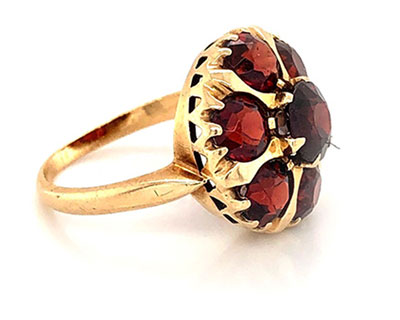 garnets-cluster-ring.jpg garnets-cluster-ring.jpg