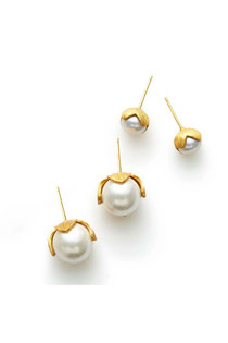 Penelope Stud Gold Pearl Penelope Stud Gold Pearl