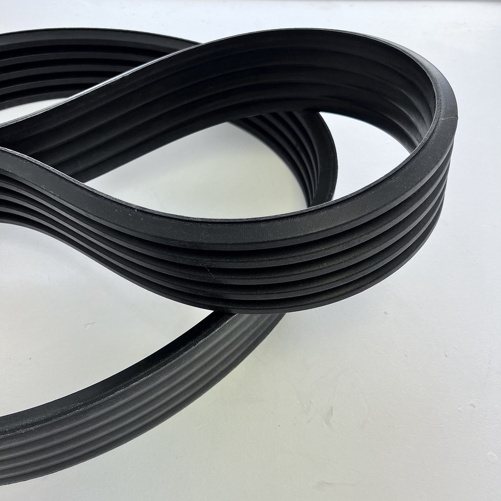 Banded Wedge V Belt 5V4500/16 interchangeable with Optibelt 5V4500/16 - Outside Length: 450 in X 1/2 Width