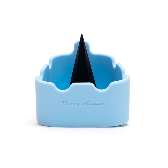 BLAZY SUSAN - DELUXE ASHTRAY PREMIUM SILICONE | SINGLE (MSRP $) BLAZY SUSAN - DELUXE ASHTRAY PREMIUM SILICONE | SINGLE (MSRP $)