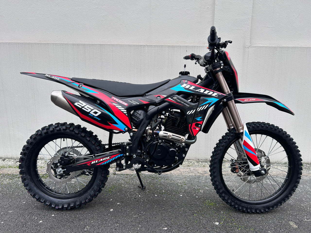 RPS Blade 250cc Motorcycle – Dual Disc Brakes, Adjustable Suspension