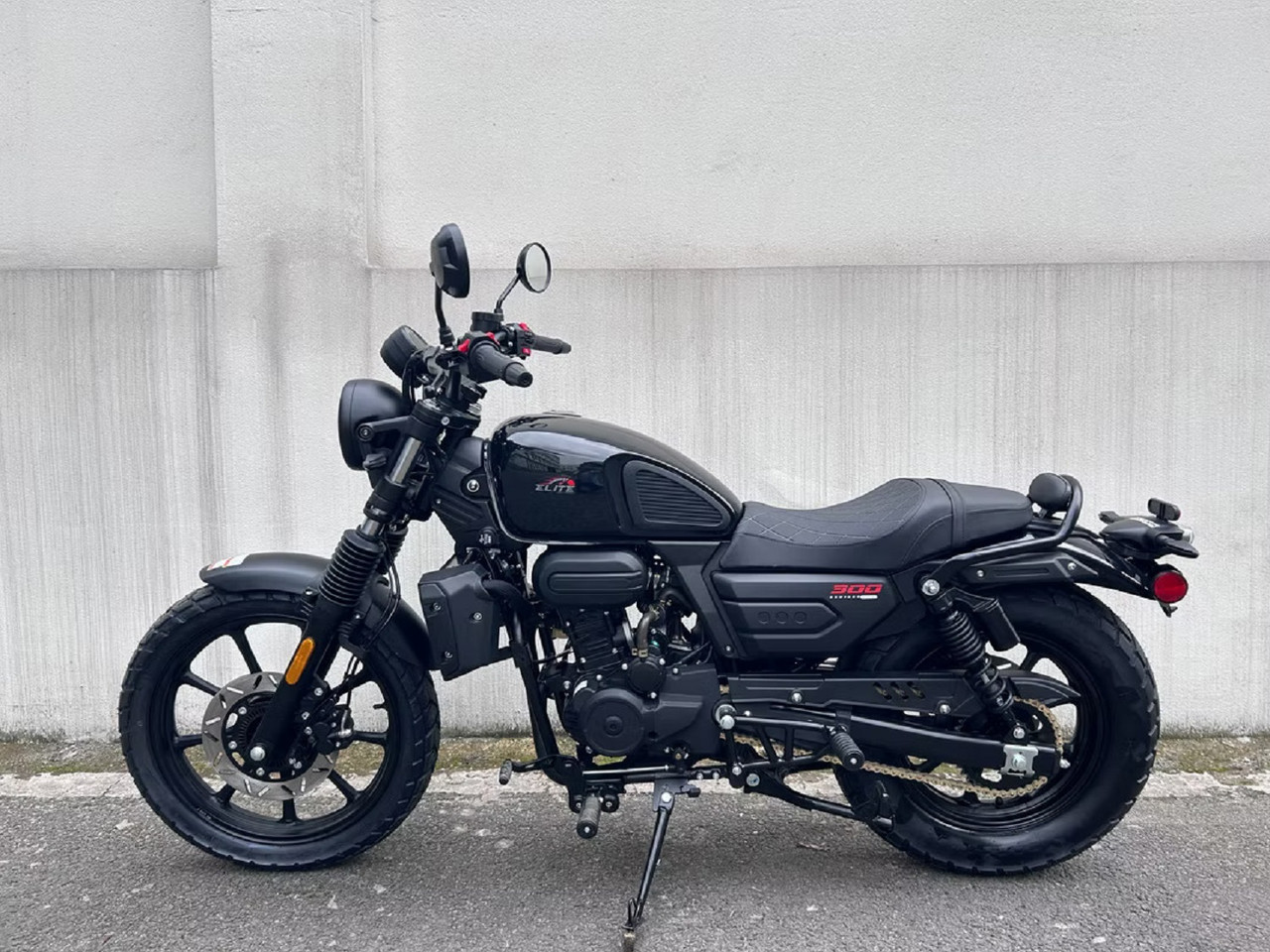 RPS 300 EFI CRUISER BIKE – 302.5CC, INVERTED FORKS, 3.57 GAL FUEL TANK
