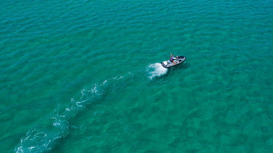 ​The Sunshine State's Splashiest Adventures: 10 Best Places to Ride Personal Watercraft in Florida