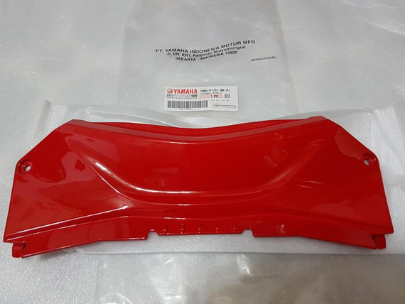 Yamaha YZF R3 YZFR3 Center Tail Middle Cowling Red 1WD-F1731-00-P2